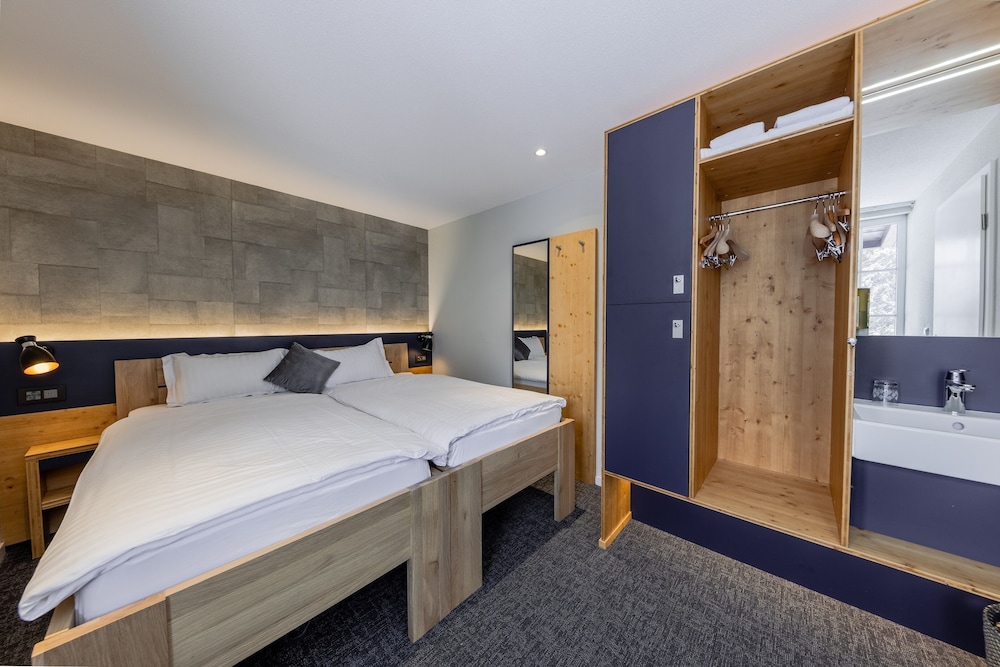 Villars Lodge 14/50
