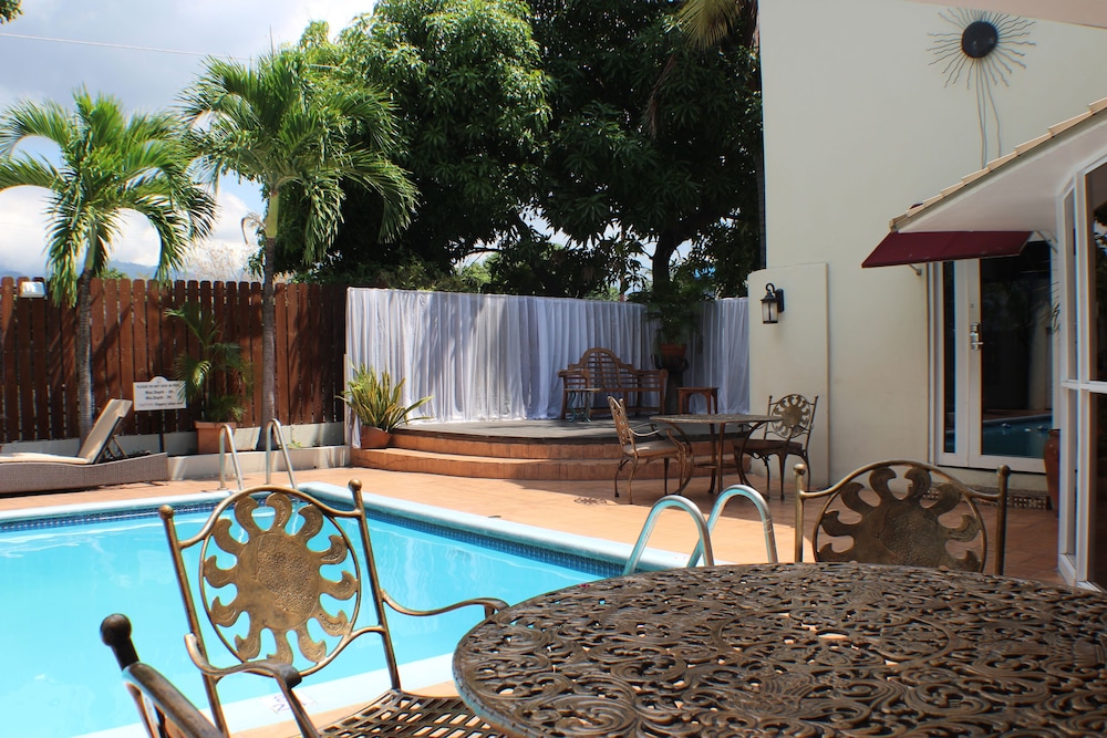 Altamont Court Hotel 35/73
