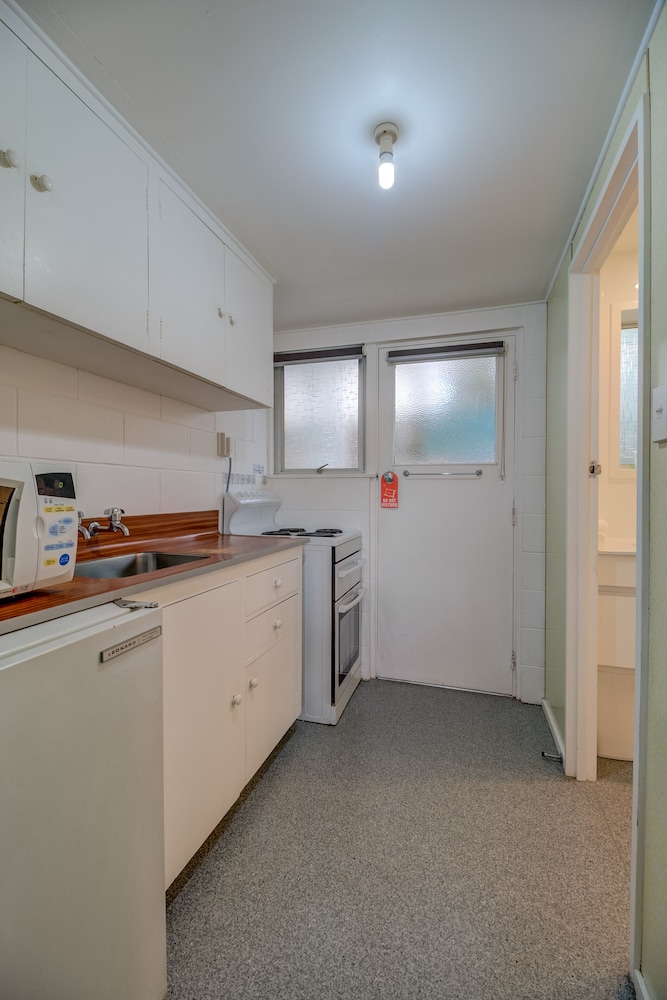 Lakeside Motel - Queenstown 3/28