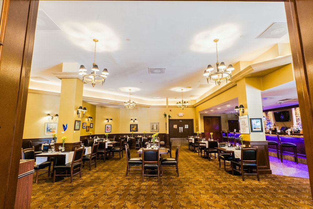 Crowne Plaza Edison 38/51