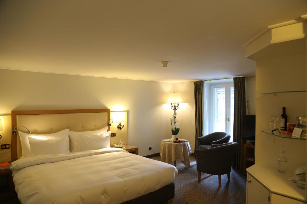 Superior, Double Bed, South Wing