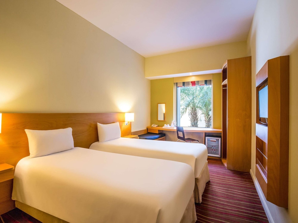 Ibis Mall Avenue Dubai 14/50
