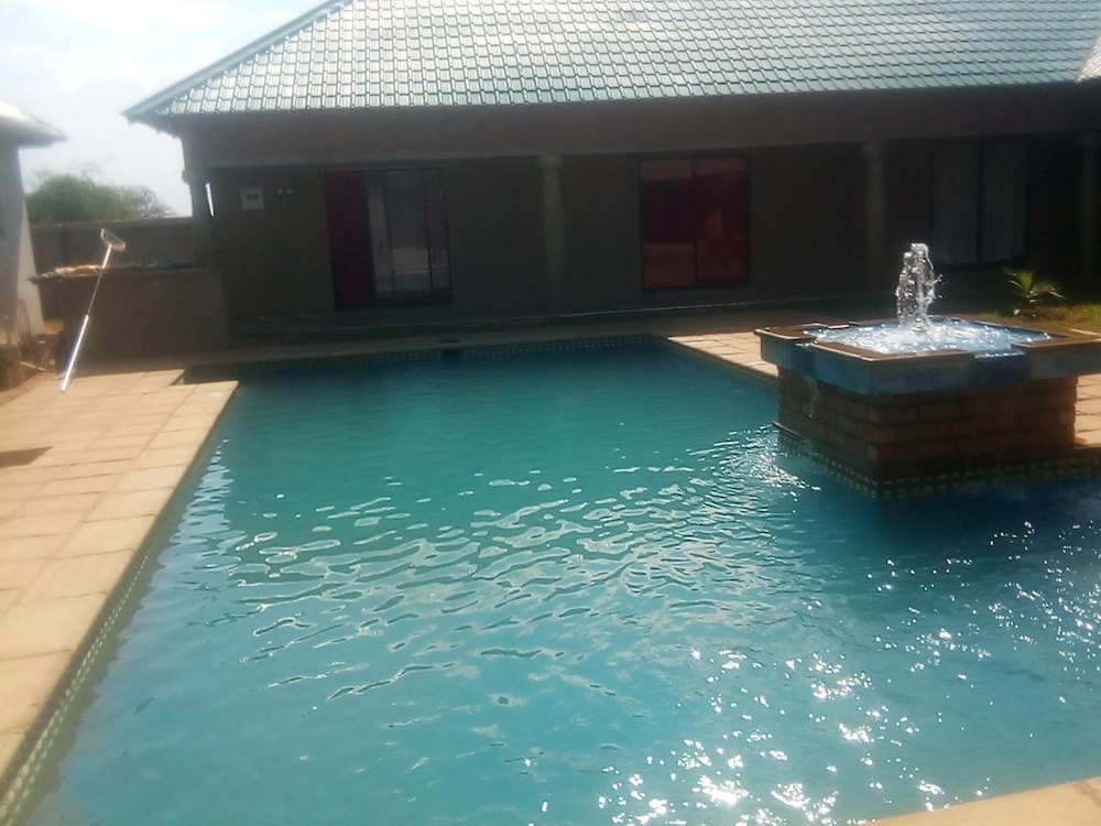 Royal Olympia Lodges And Safaris 16/17