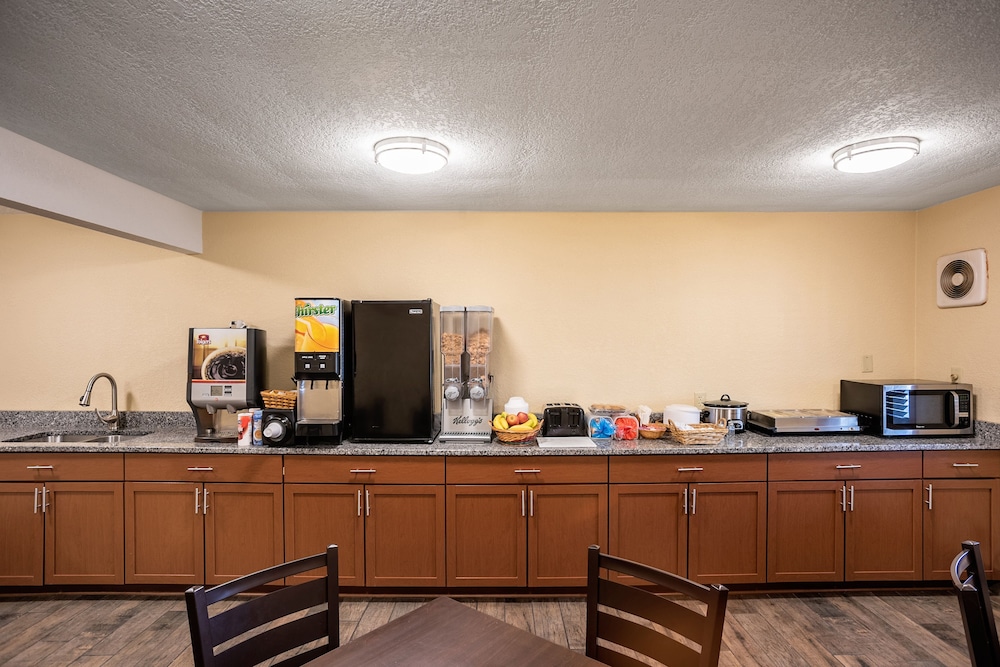 Red Roof Inn Des Moines 30/33
