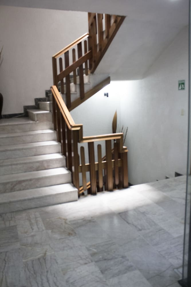 Estanza Hotel and Suites 53/58