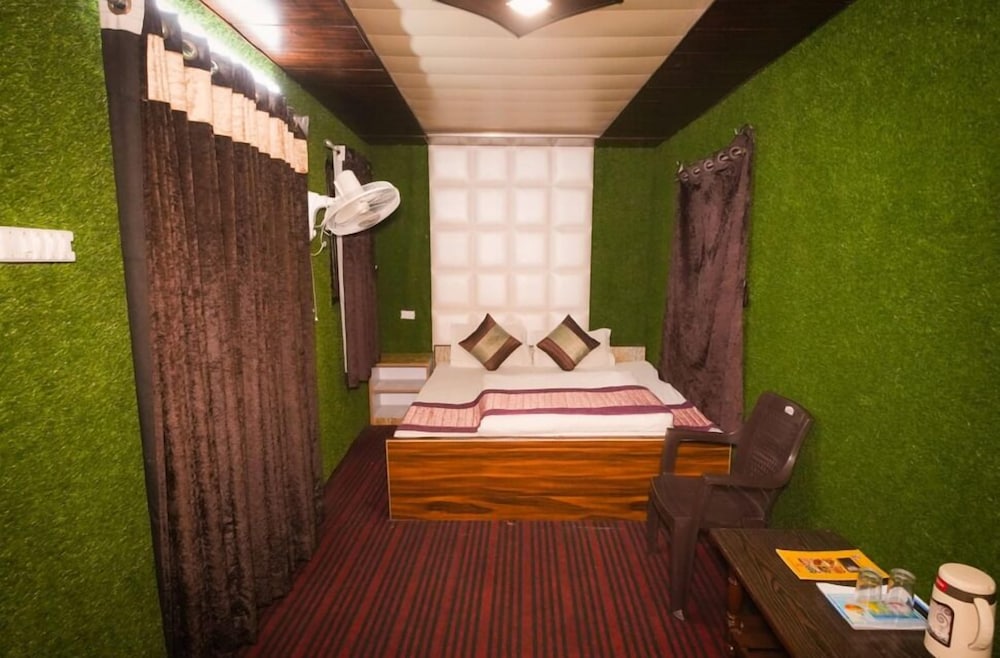 Hotel Kausani Retreat 23/48