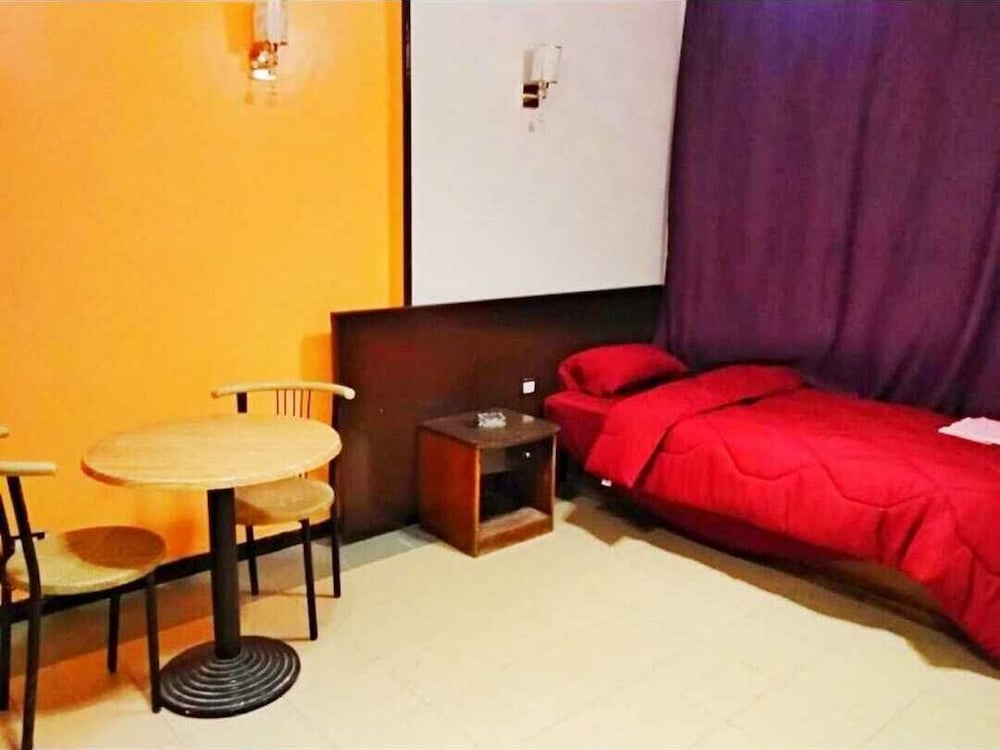 Oasis Hotel 32/50