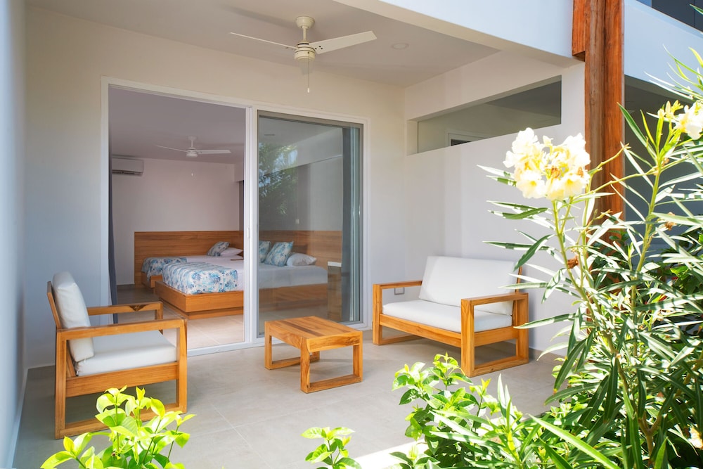 Naboo Resort & Dive Center - Adults Only 38/50