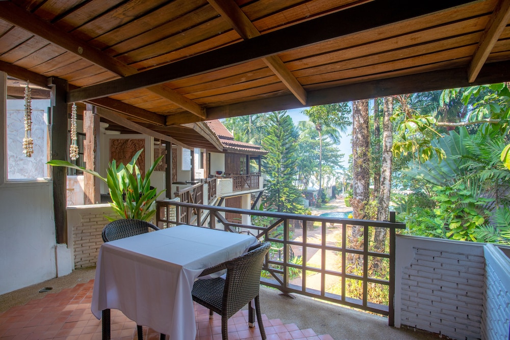 Koh Chang Cliff Beach Resort 36/50