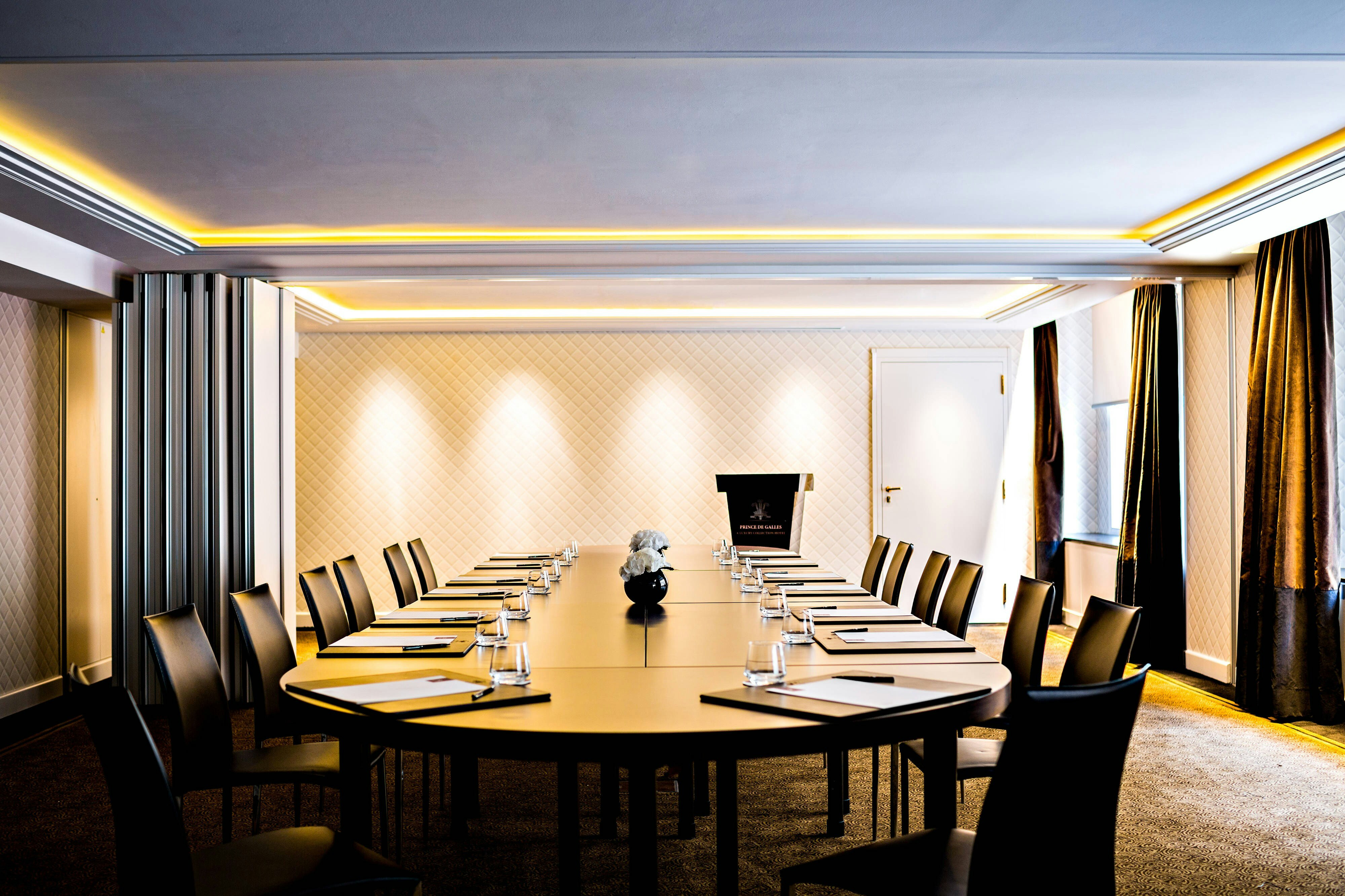 Prince de Galles A Luxury Collection Hotel Paris 72/80