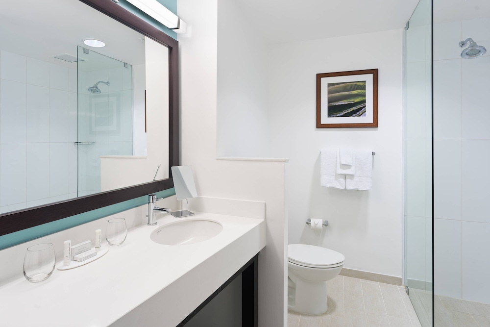 Courtyard By Marriott Kingston Jamaica 11/51