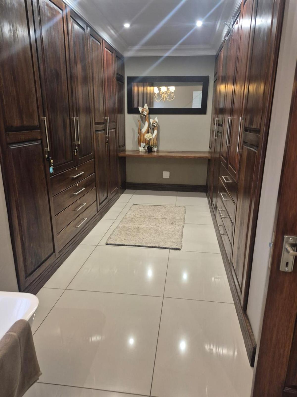 Potch Manor 9/49