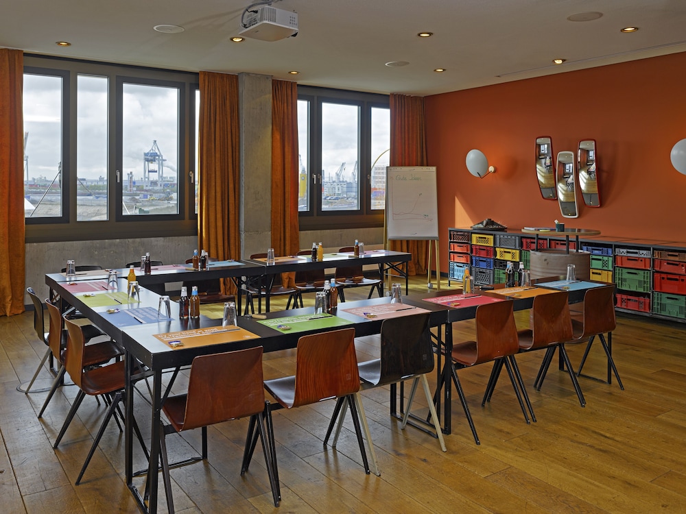 25Hours Hotel Altes Hafenamt 59/68