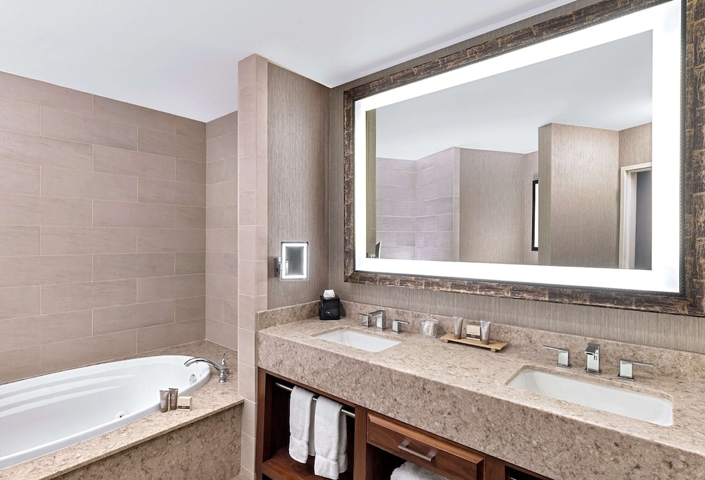 The Woodlands Resort, Curio Collection by Hilton 9/38
