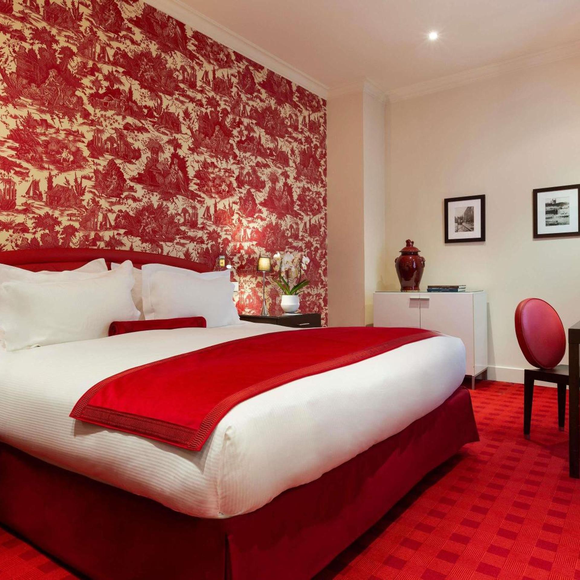 Superior, Double Bed, Courtyard Side View