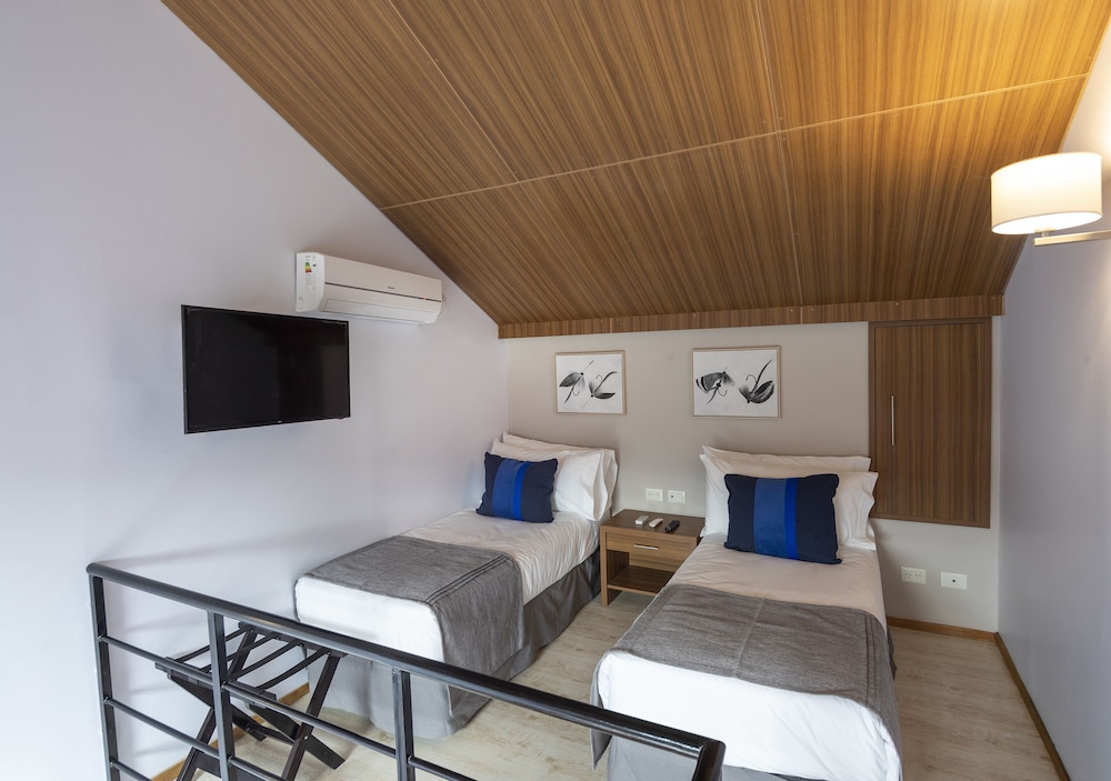 Hotel Alto Traful 39/48