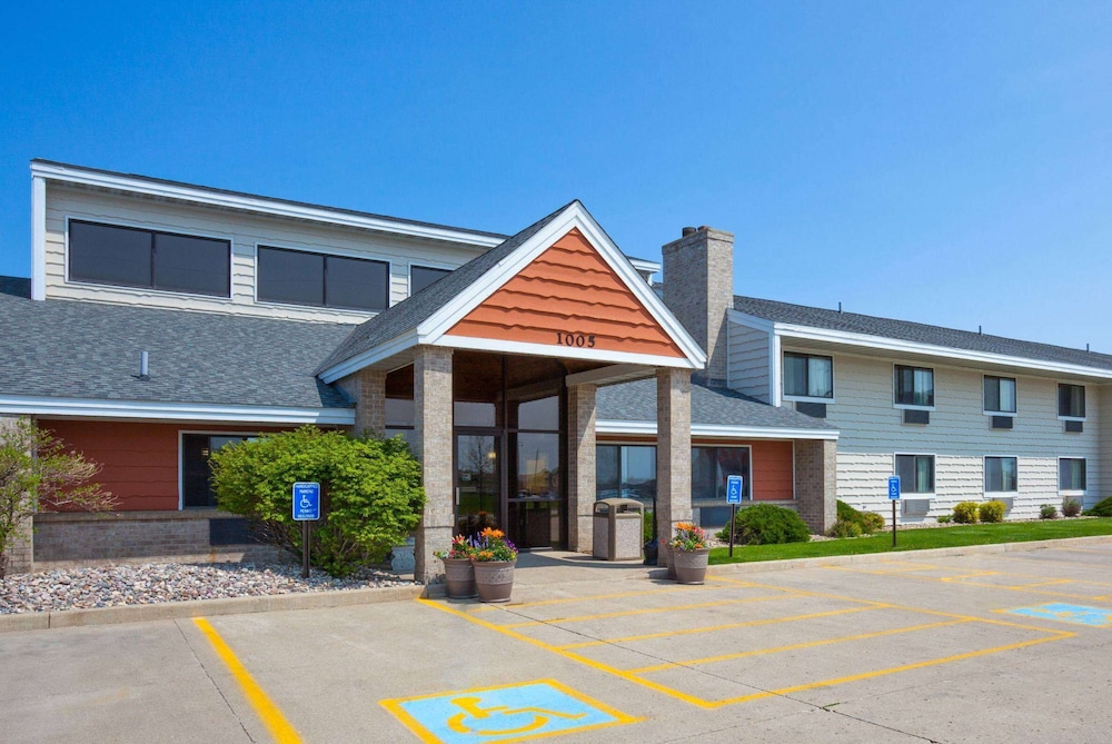 AmericInn by Wyndham Spencer 35/36