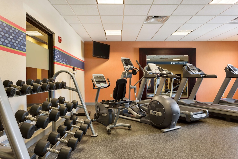 Hampton Inn & Suites Mission 27/54