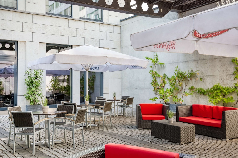 Intercityhotel Dresden 40/59