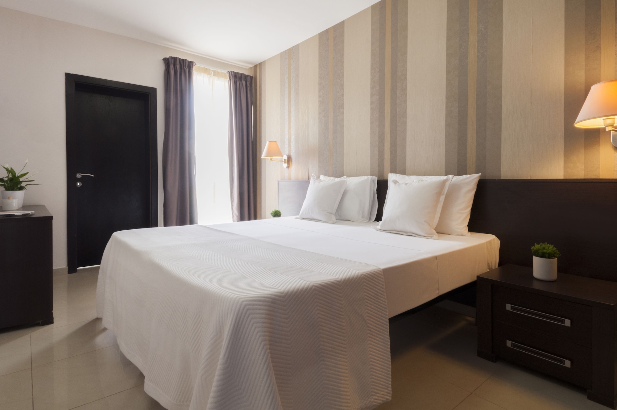 3 BEDROOMS, APARTMENT