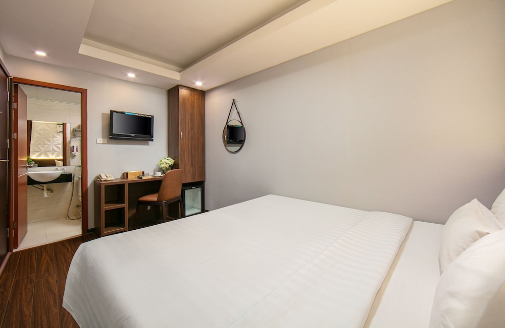 Sunshine 2 Hotel 24/54