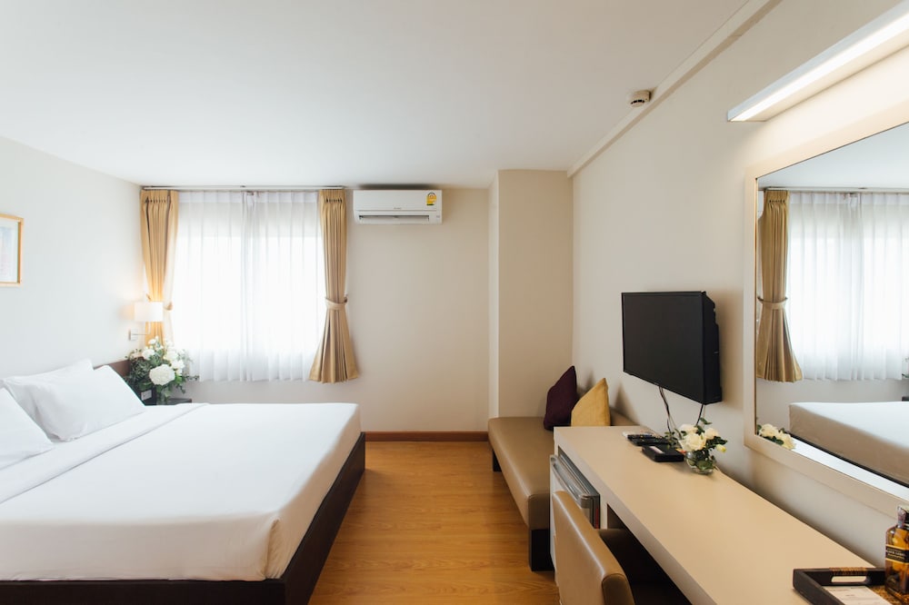 Seasons Siam Hotel 24/55