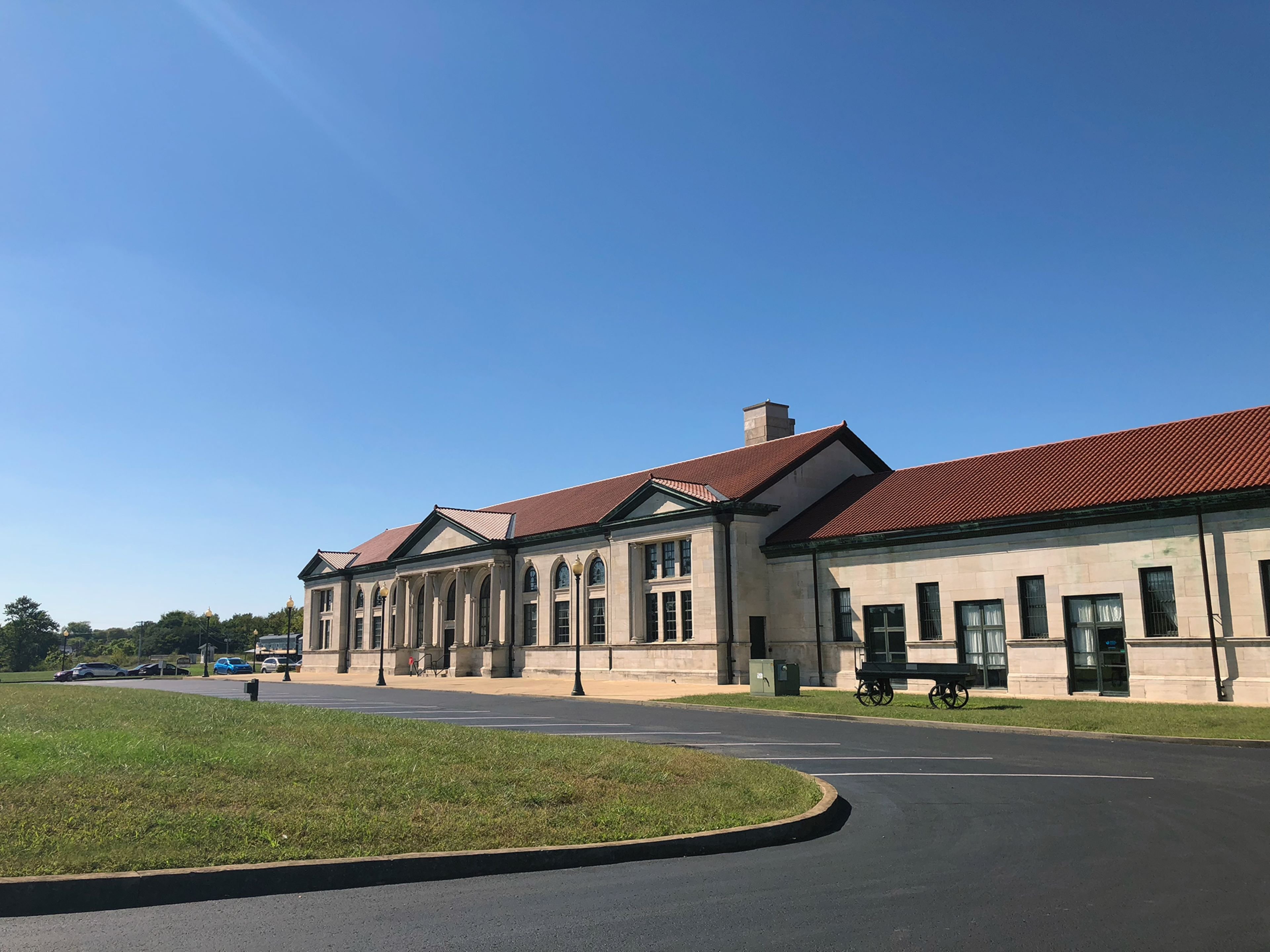 HOLIDAY INN EXPRESS BOWLING GREEN 67/72