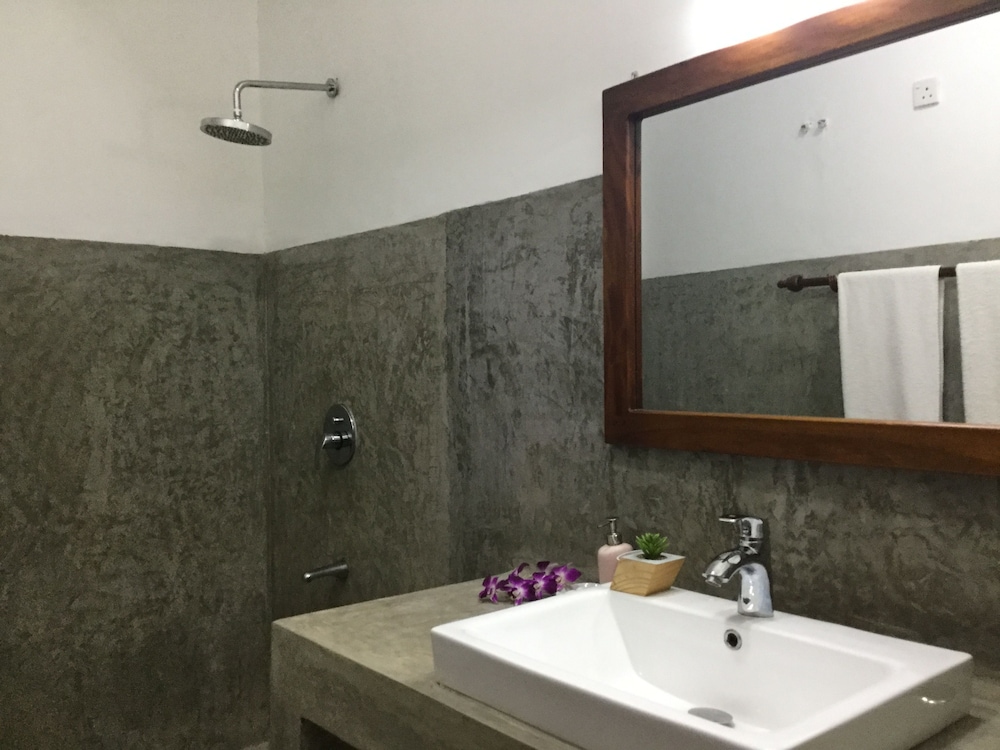 Hanthana House 70/72
