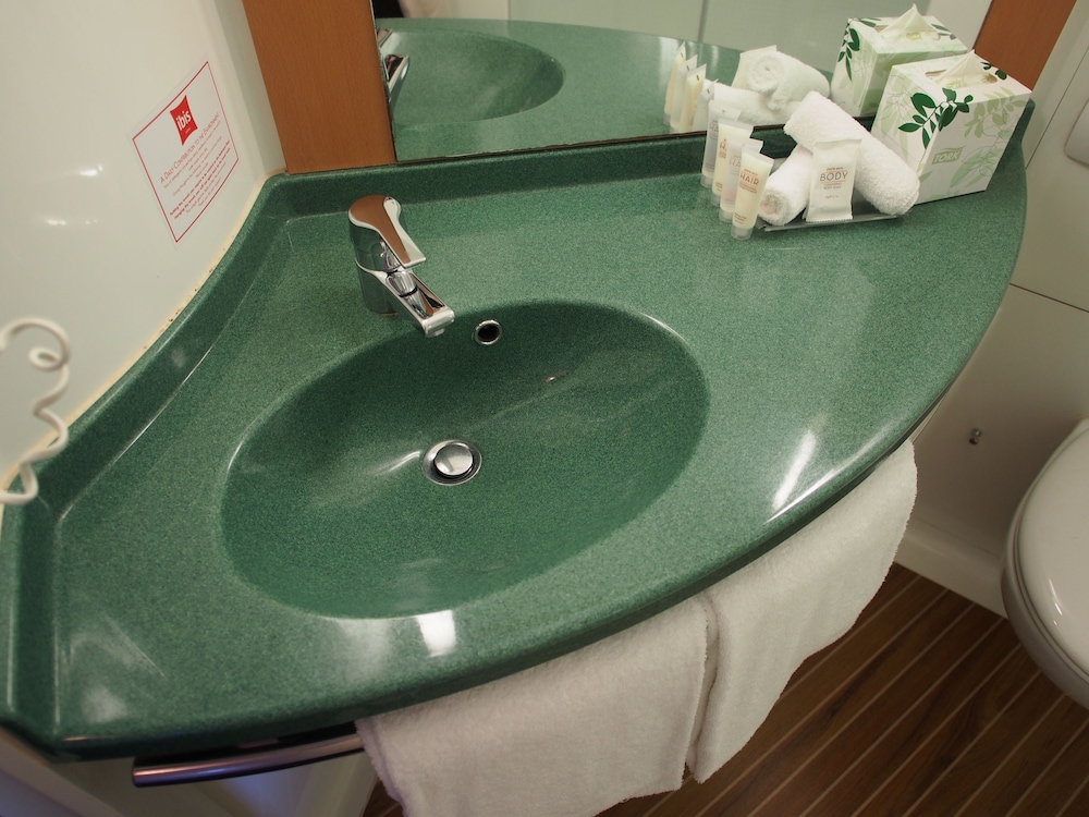 IBIS SYDNEY THORNLEIGH 36/62