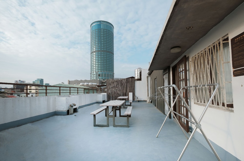 JOURNEY HOSTEL 50/68