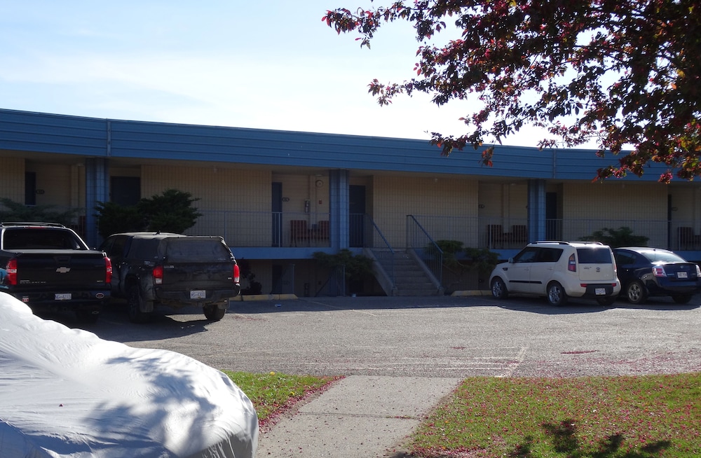 Hospitality Inn 10/55