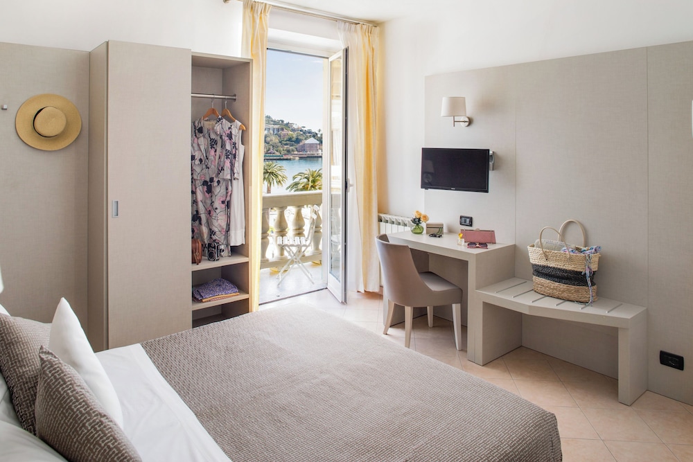 Hotel Vesuvio 14/67