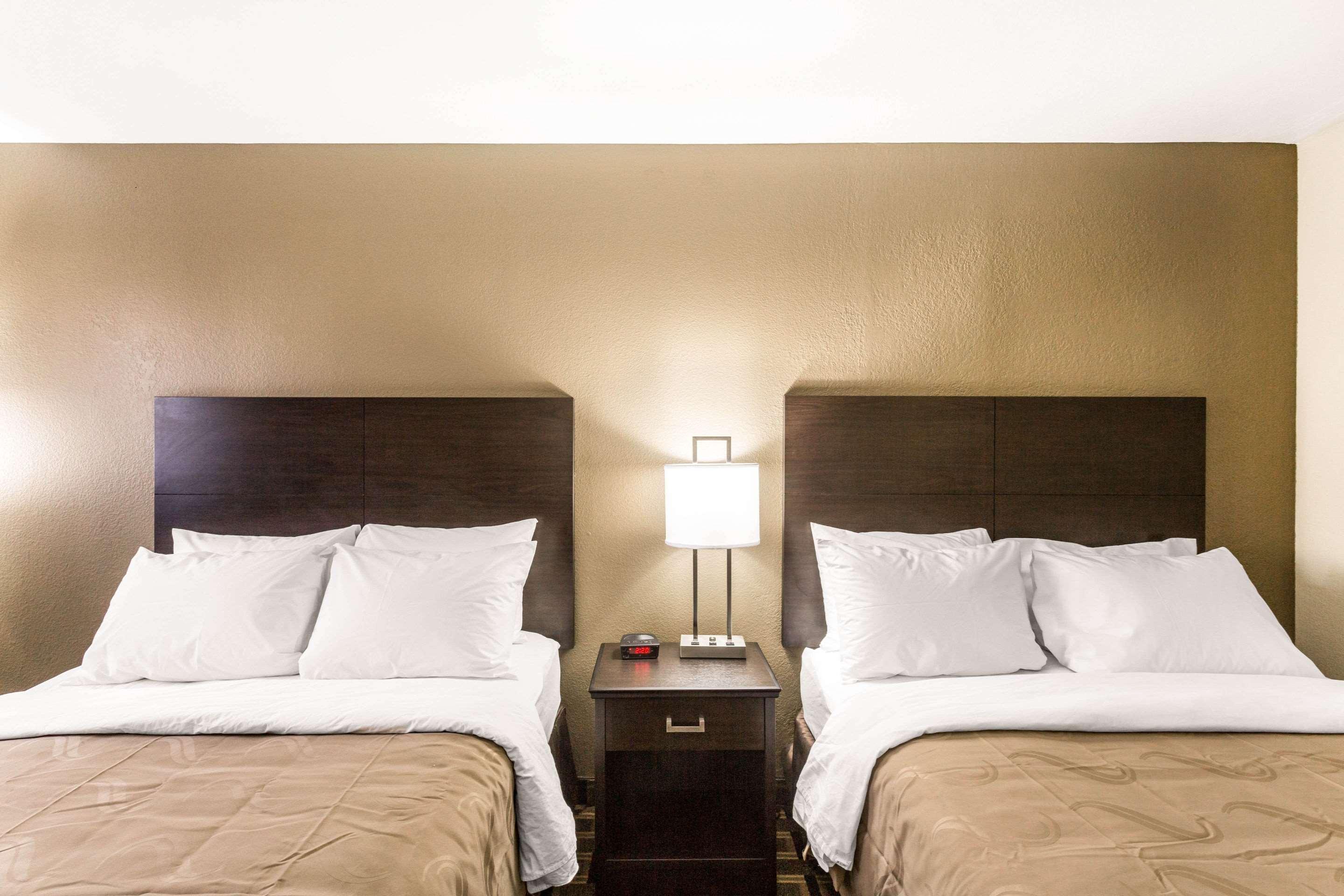 ROOM, 2 DOUBLE BEDS