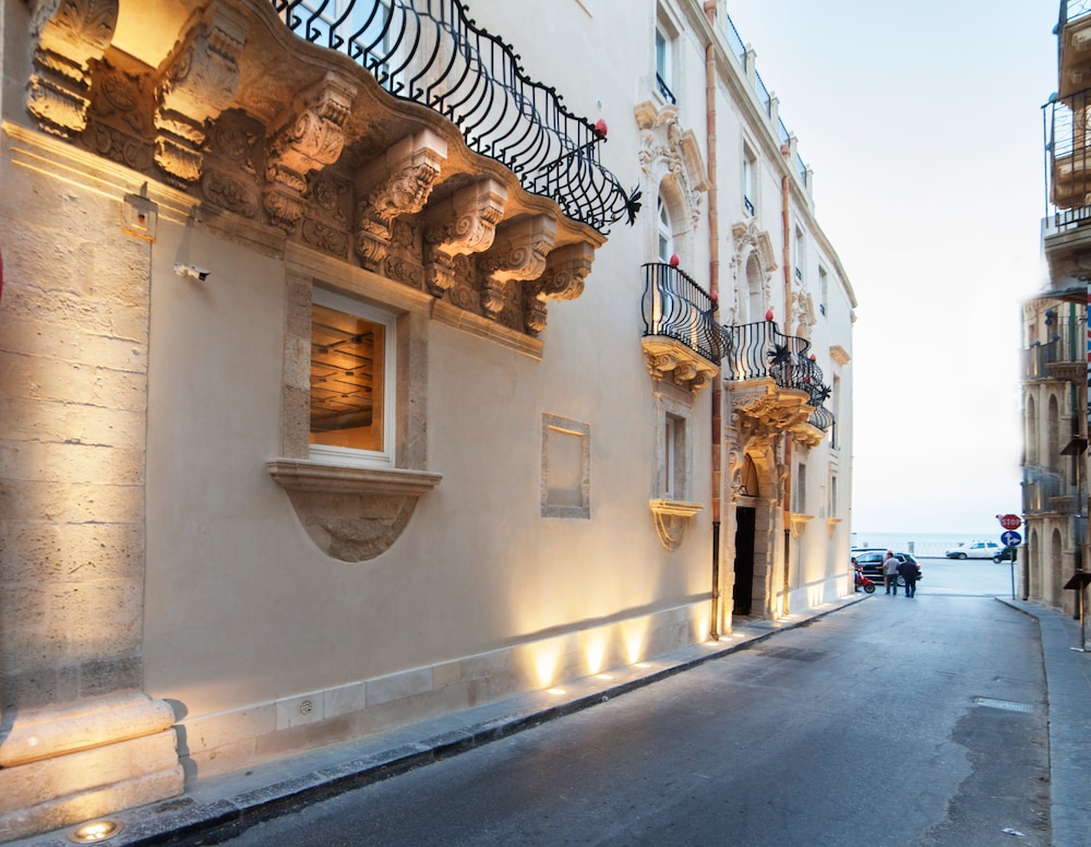 ALGILÀ ORTIGIA CHARME HOTEL 64/74