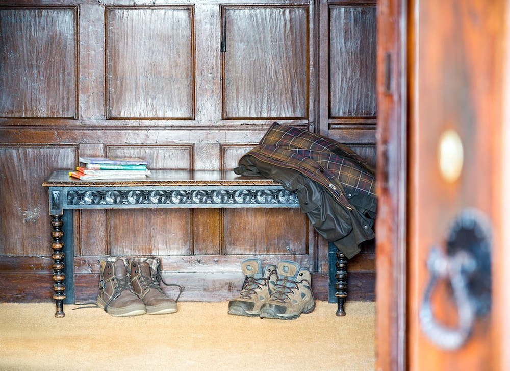 Ravenstone Manor 20/46