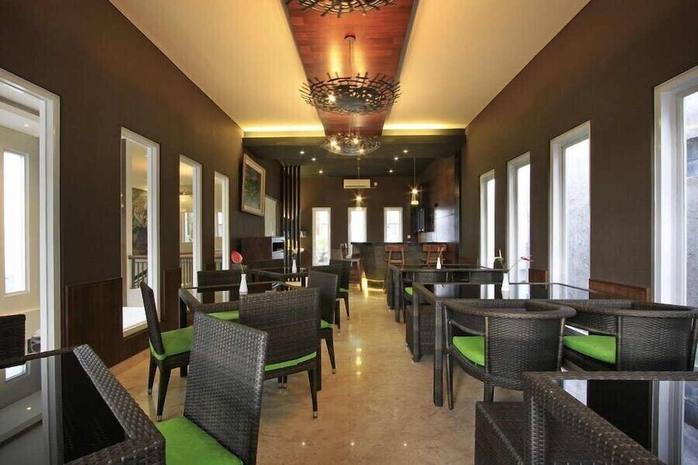 PURI PADMA HOTEL 30/50