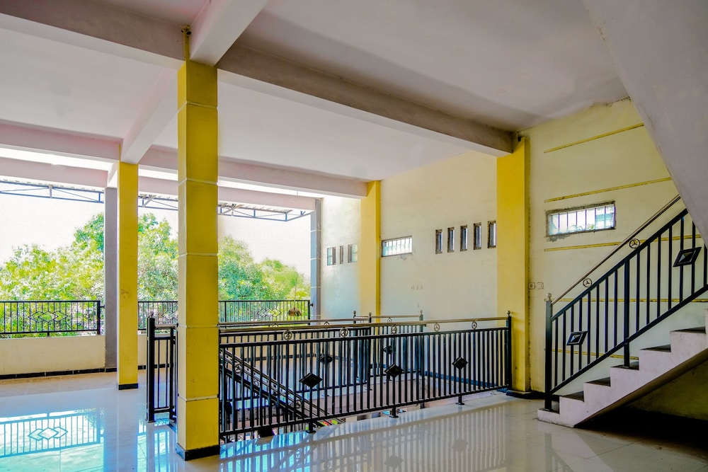 Super OYO 1759 Family Residence 5/21