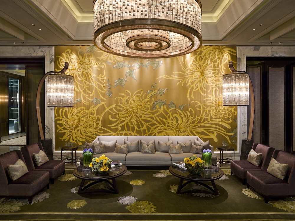 IFC Residence 24/32