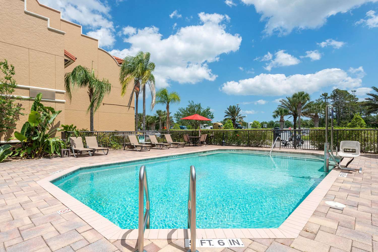 Clarion Inn Ormond Beach at Destination Daytona 6/15