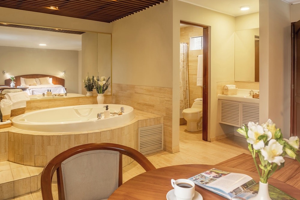 Park Suites 49/50