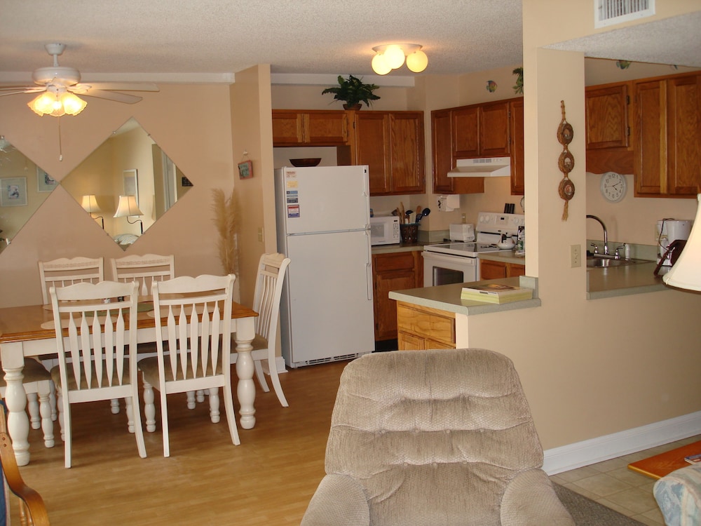 Myrtle Beach Resort by Beach Vacations 72/79