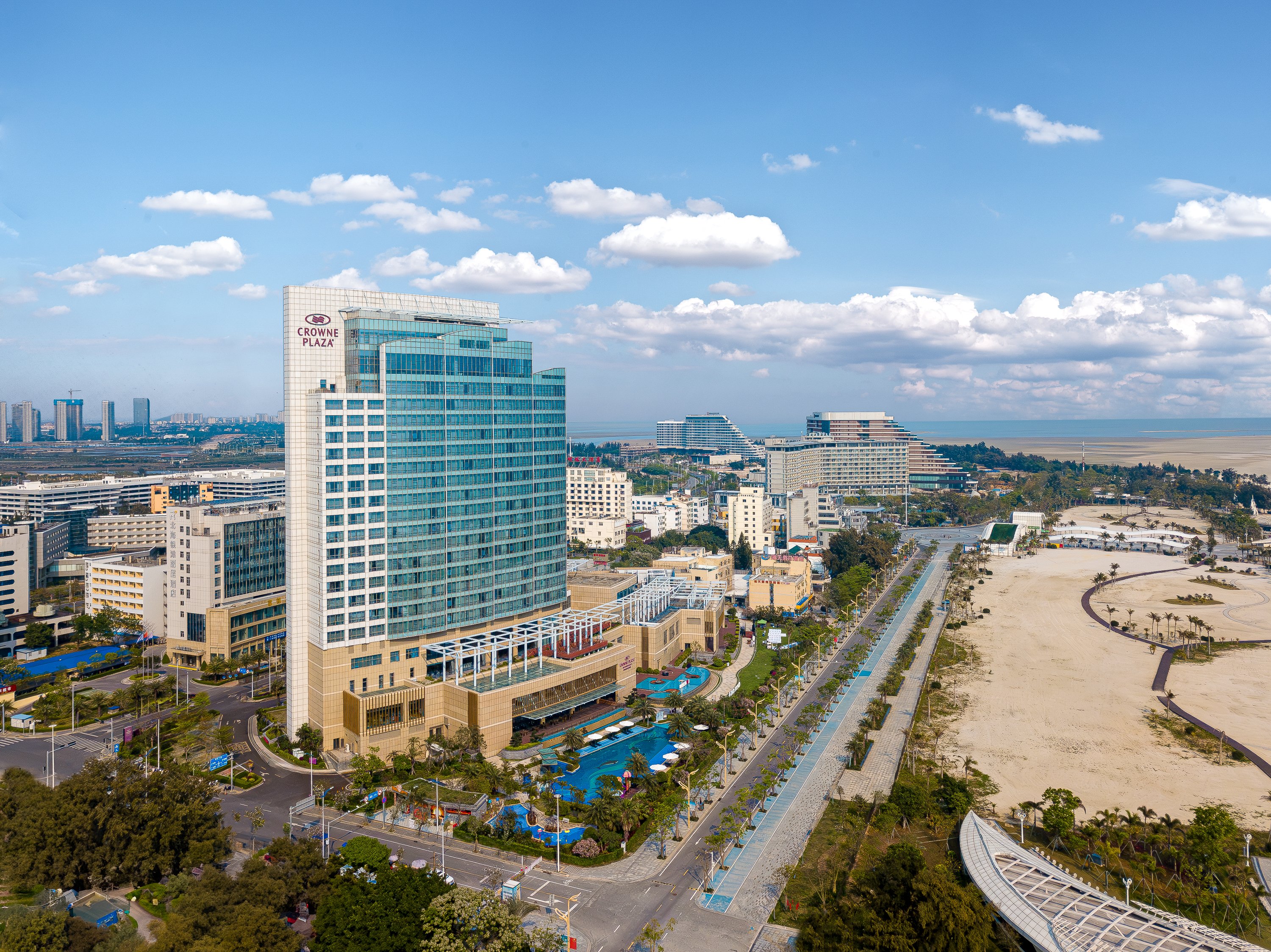 Crowne Plaza Beihai Silver Beach 4/50