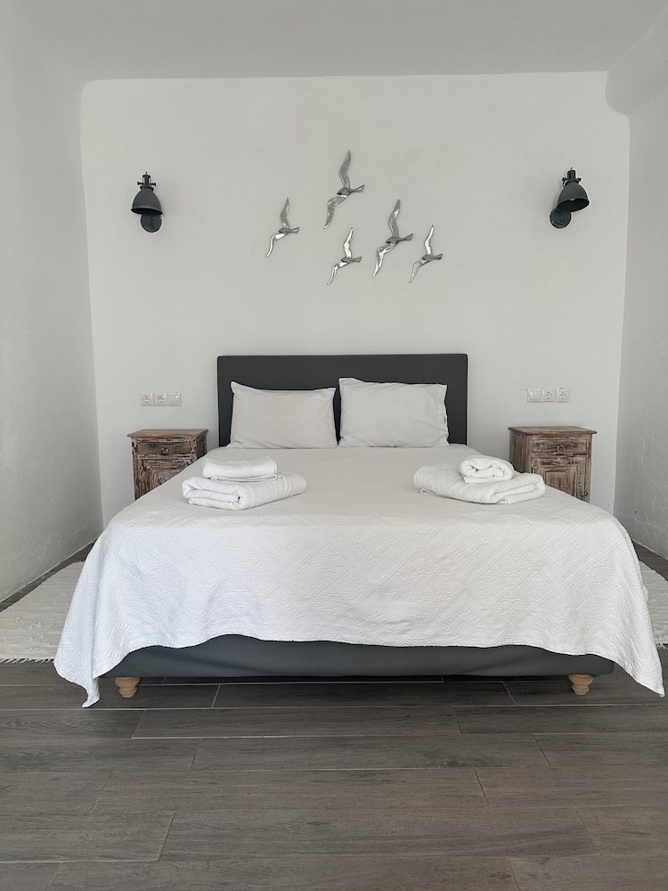 Elenis Village Suites 8/46