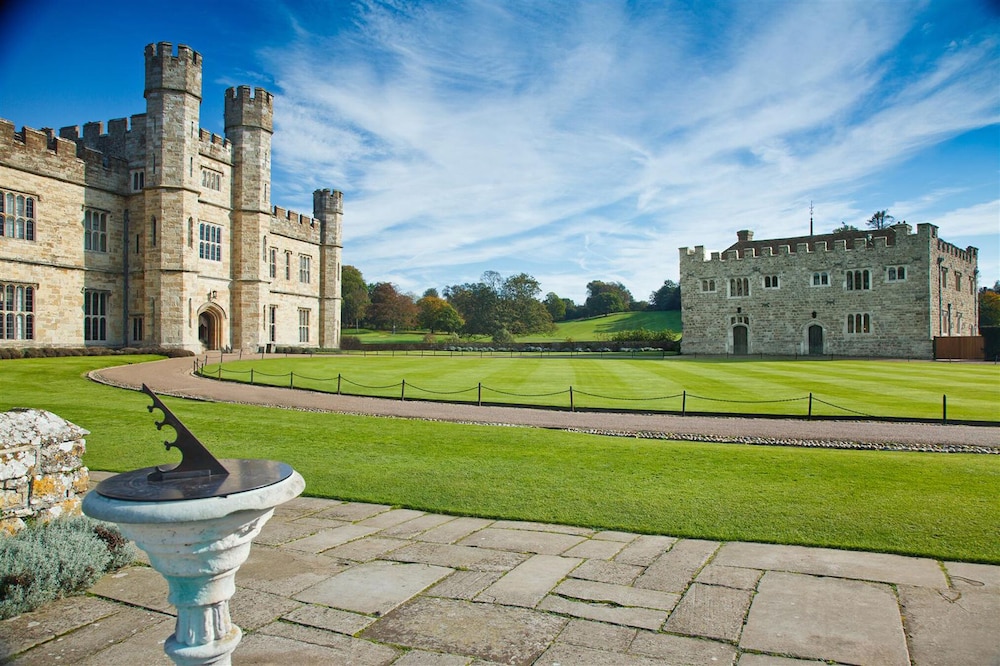 The Stable Courtyard Bedrooms At Leeds Castle 38/44