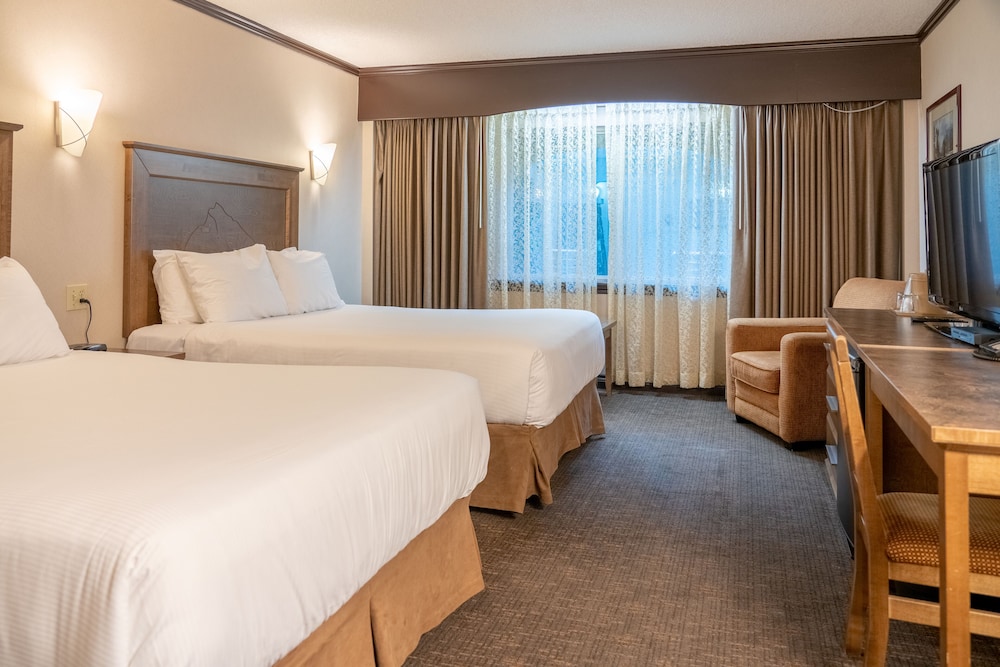 STANDARD, 2 QUEEN BEDS