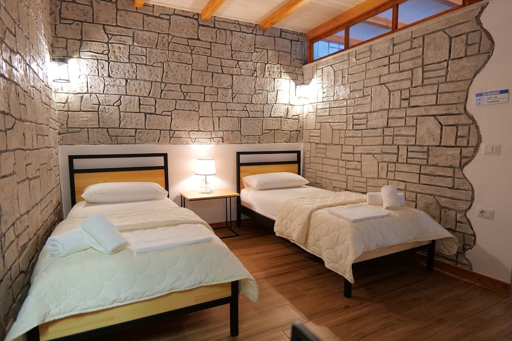 Oceanic Overview Suites 10/50