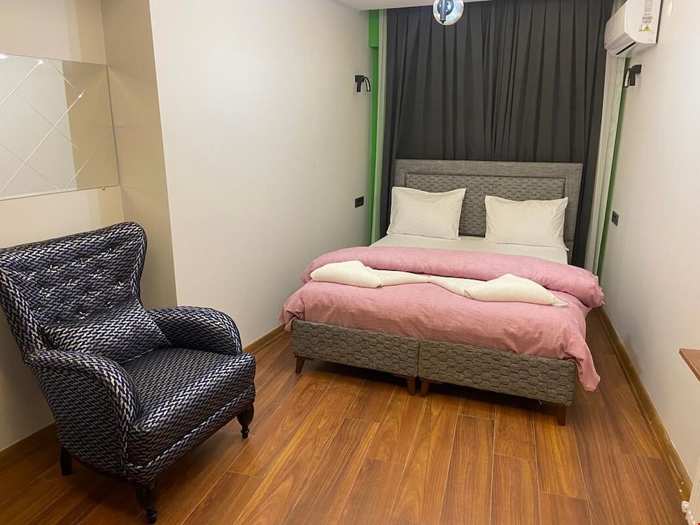 Renk Otel 5/7