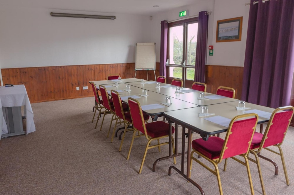 Primelodge Rotherham (ex The Restover Lodge Hotel Rotherham) 22/28