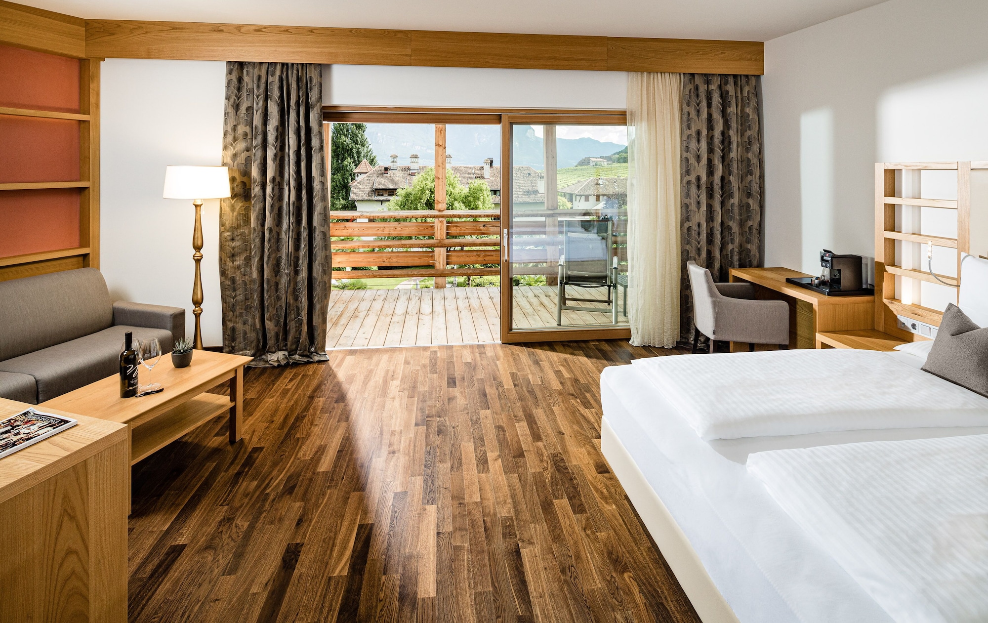DELUXE, DOUBLE BED, ACCESSIBLE