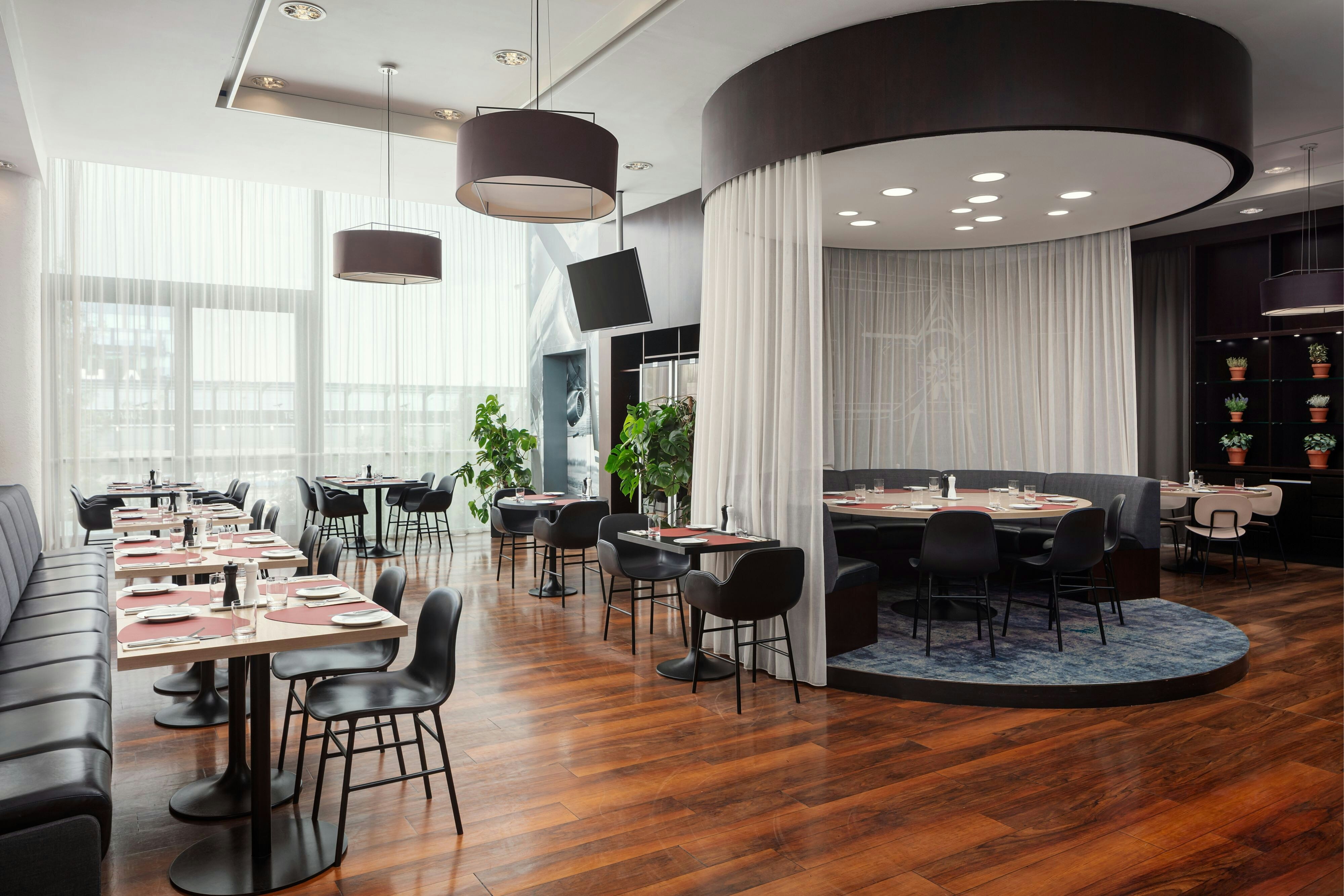 Courtyard By Marriott Prague Airport 34/59
